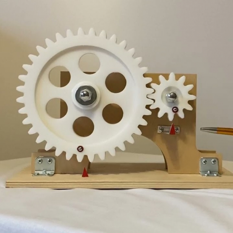 6 класс. Работа с моделью зубчатой передачи